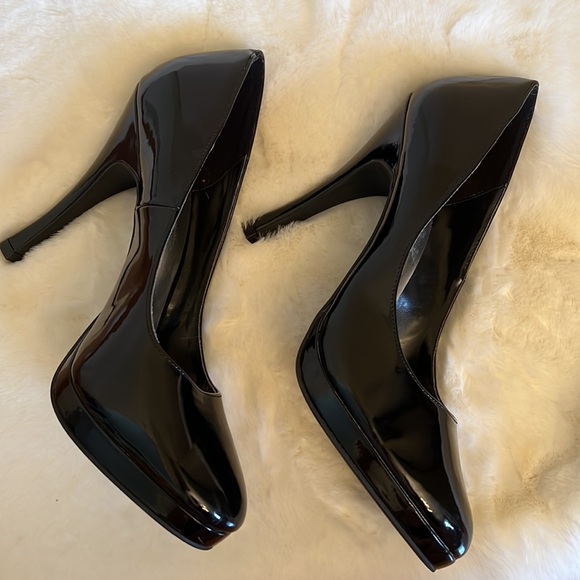 NEW Shiny Patent Leather Heels - Picture 5 of 9